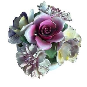 Aristocrat Vintage Bone China Flower 3" Bouquet w/ White Pot made in England